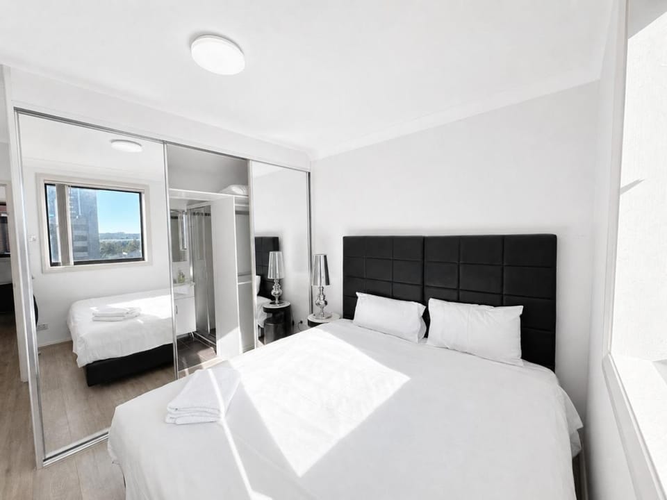 Modern 2 Bedroom Apartment with Parking Central Parramatta Apartment in Parramatta