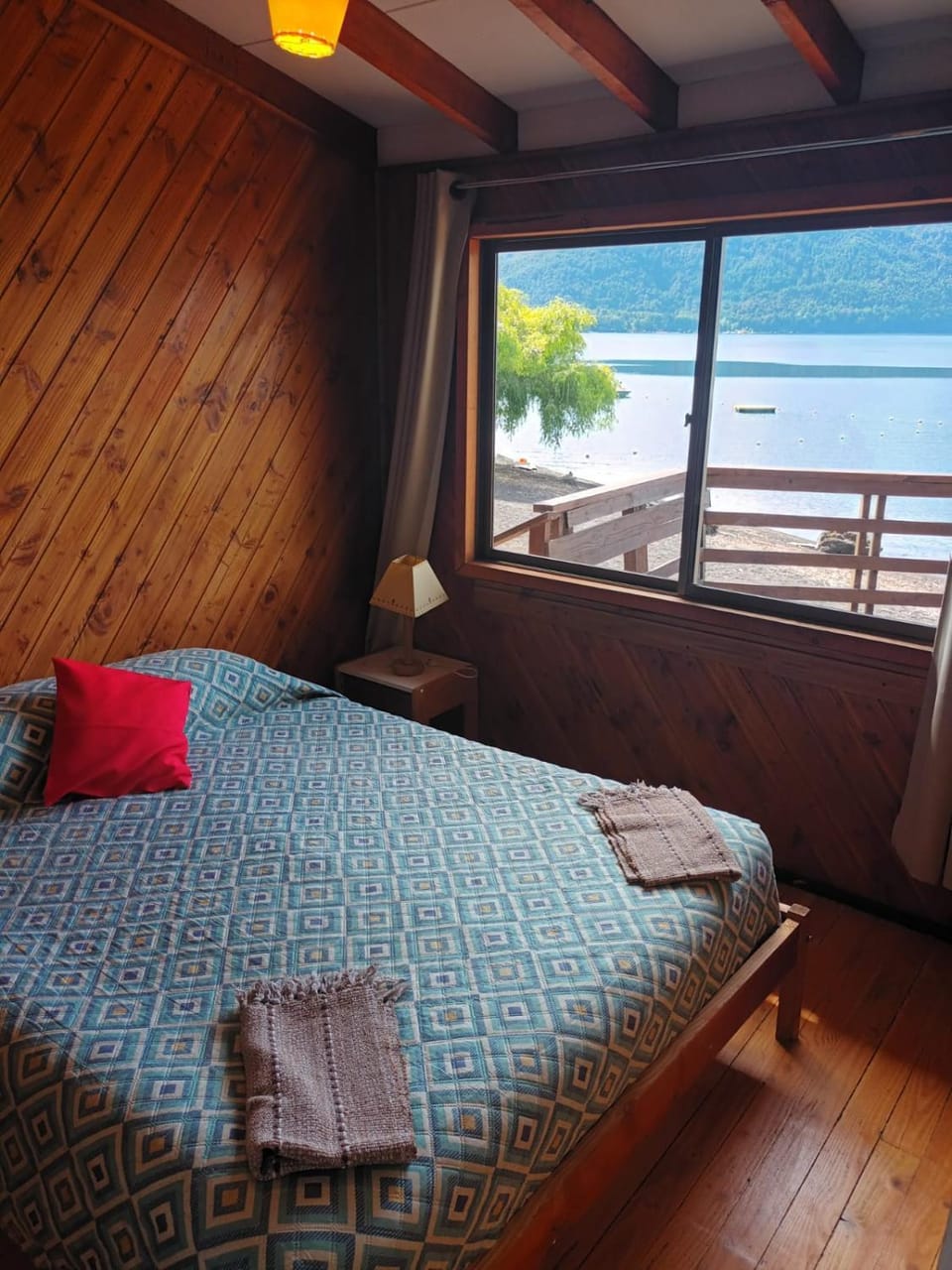 White Cottage - Cabaña - Acceso directo a playa y cancha de tenis - Direct beach access and tenis court House in Pucon