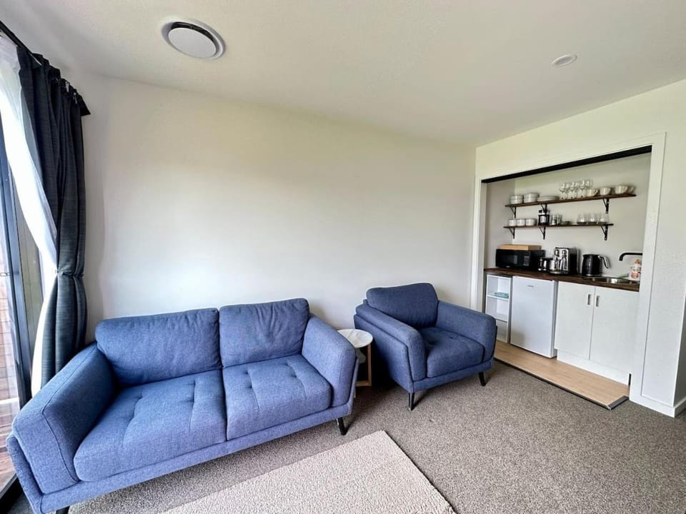 Coffee/tea facilities, Living room, Seating area