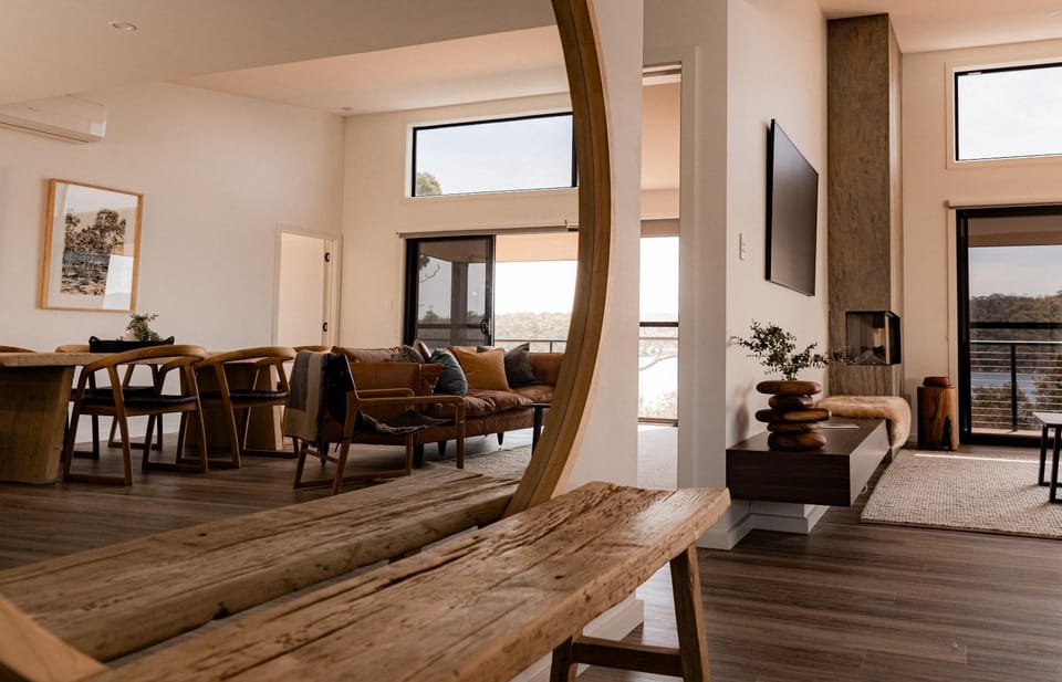 Bambara - Luxury Beachfront Escape - Private Path House in Tasmania