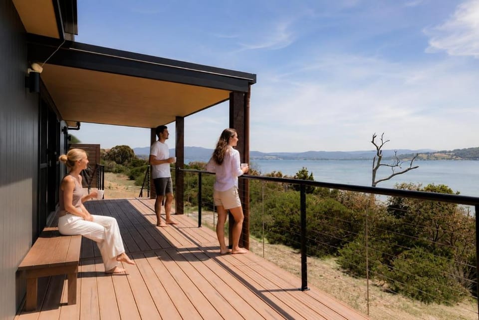 Bambara - Luxury Beachfront Escape - Private Path House in Tasmania