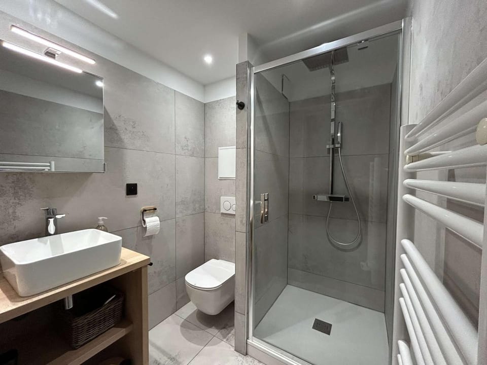 Appartement moderne, proche pistes, 4 pers, Wi-Fi, linge inclus - FR-1-180-650 Apartment in Les Allues