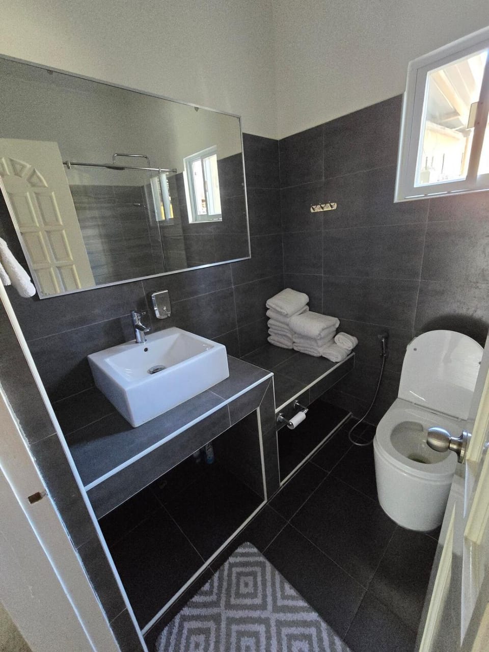 Toilet, Bathroom, towels