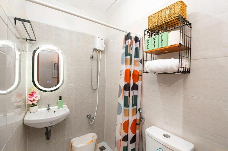 Stylish & Modern Stay in Batangas City - Unit 106 Apartment in Batangas