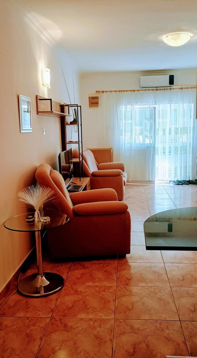 TV and multimedia, Living room, Seating area, air conditioner