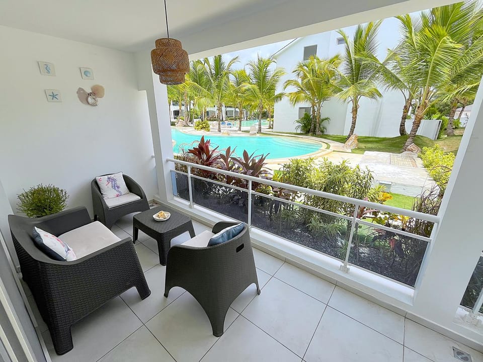 Garden, View (from property/room), Balcony/Terrace, Seating area, Garden view, Garden view, Pool view, Pool view, Swimming pool, Swimming pool, internet