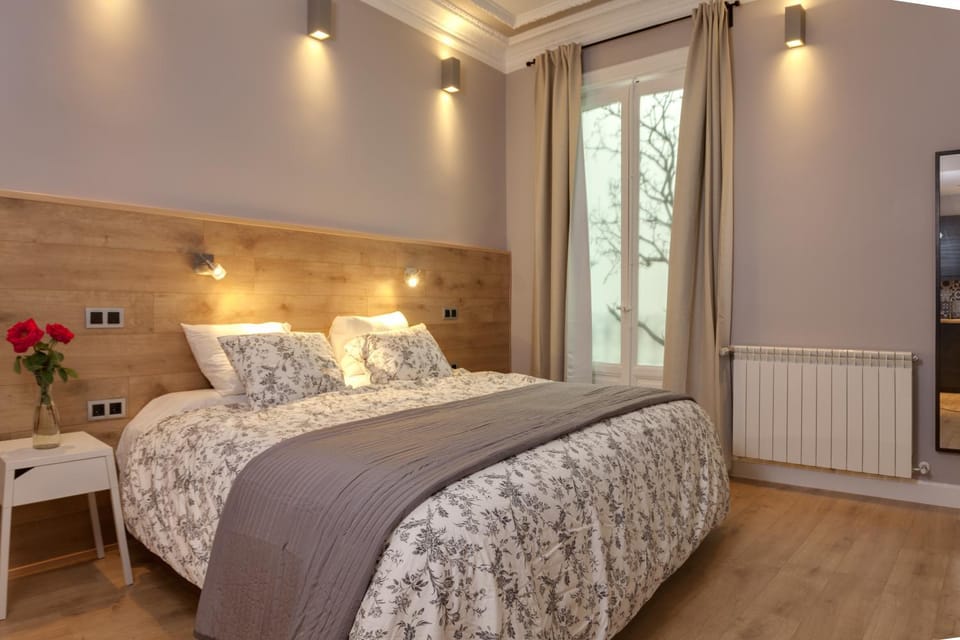 Bed, Decorative detail