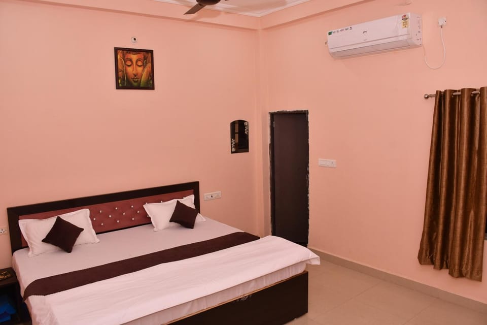 Bed, Photo of the whole room