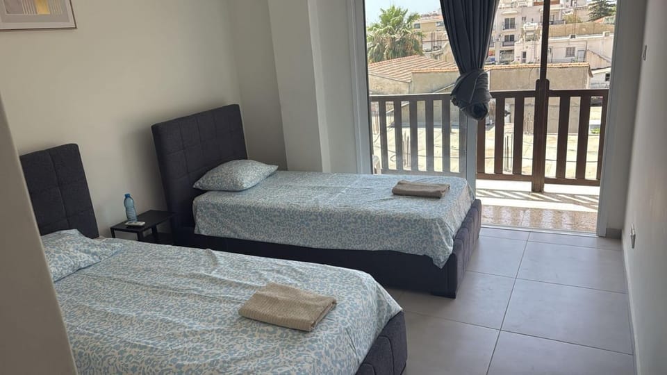Bed, Balcony/Terrace, Bedroom