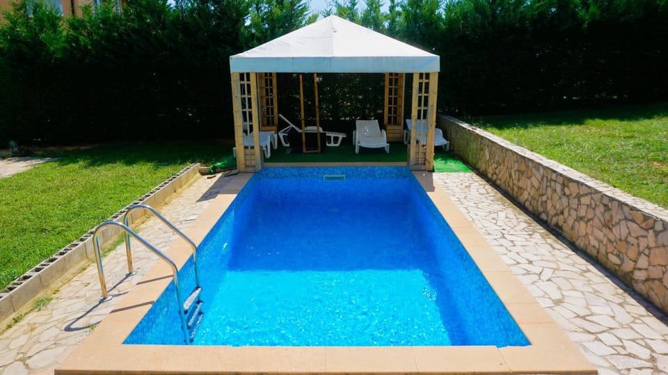 Day, Pool view, Swimming pool, sunbed