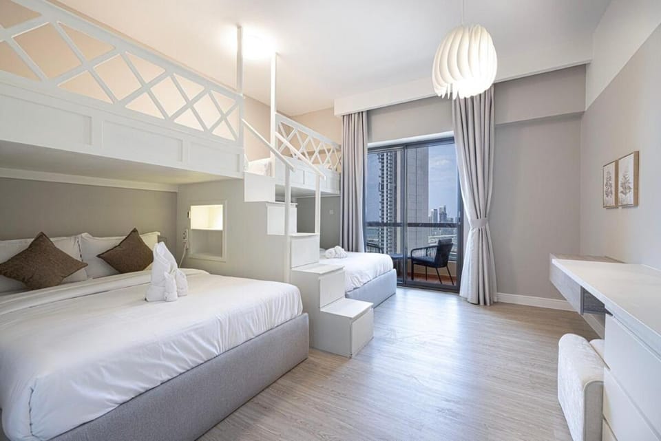 FIRST CLASS 2BR Breathtaking Beach Views Apartment in Dubai