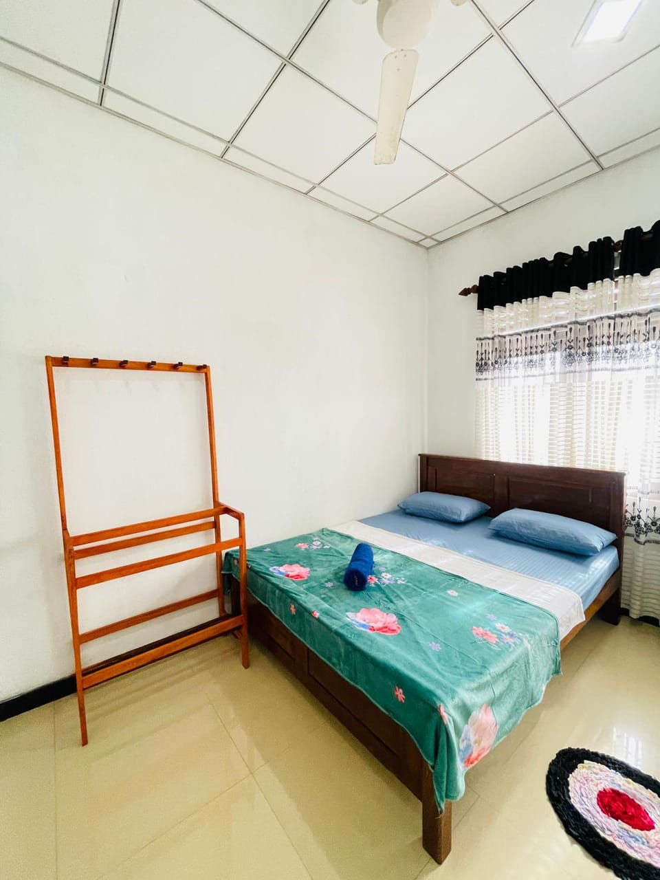 Bed, Photo of the whole room, Bedroom, towels, air conditioner