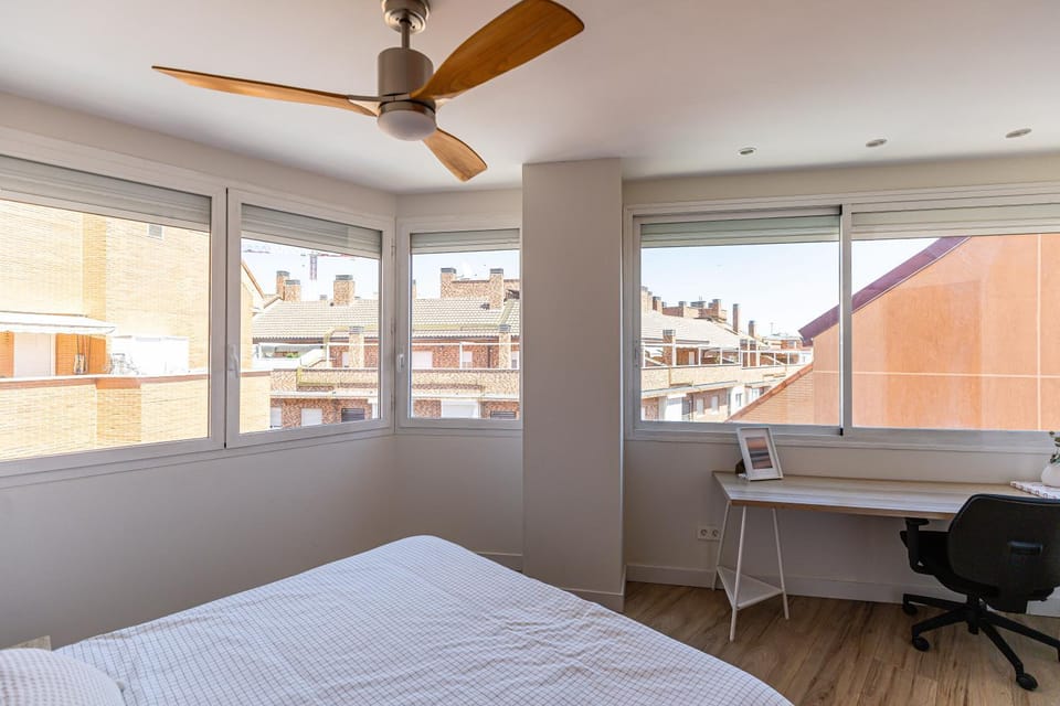 Bed, air conditioner
