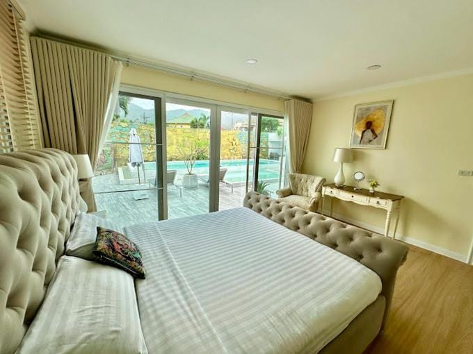 Bed, Photo of the whole room, Bedroom, Pool view, Swimming pool