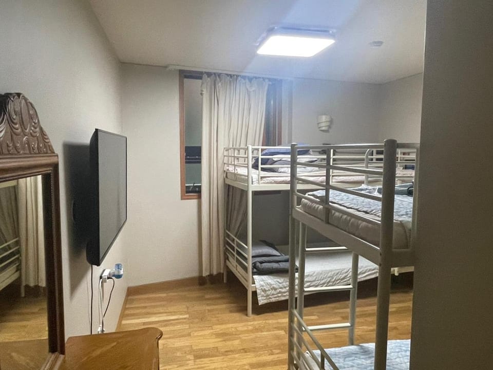Lyndon Guesthouse Hostel in South Korea