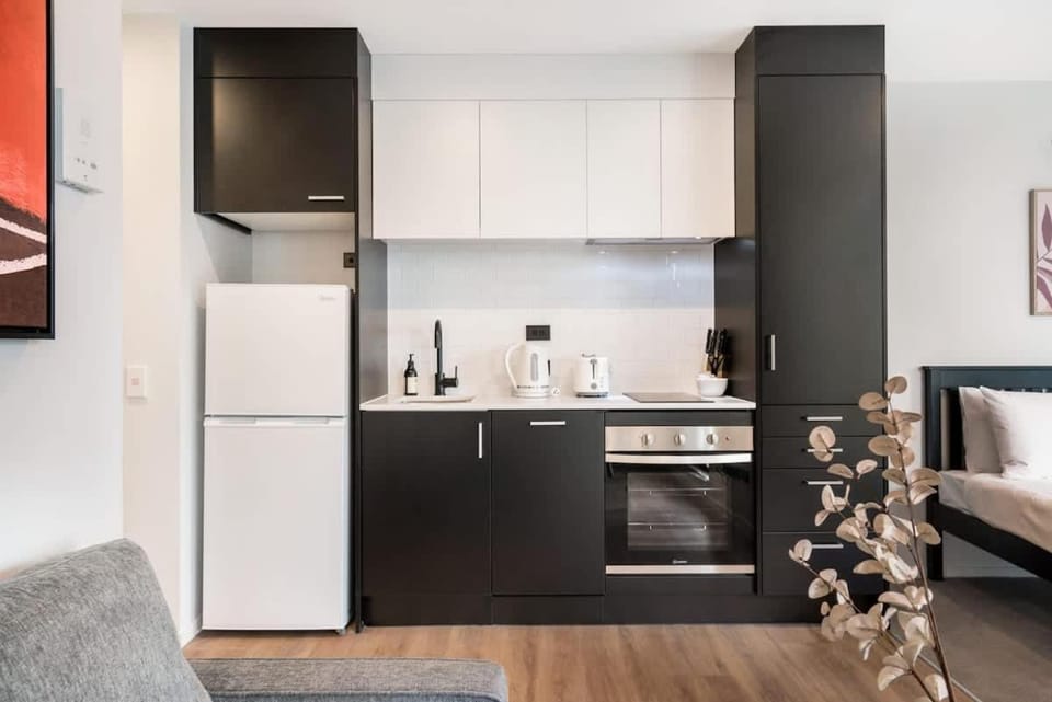 Modern Designed City Aircon 1B - Pool Sauna Gym Apartment in Auckland
