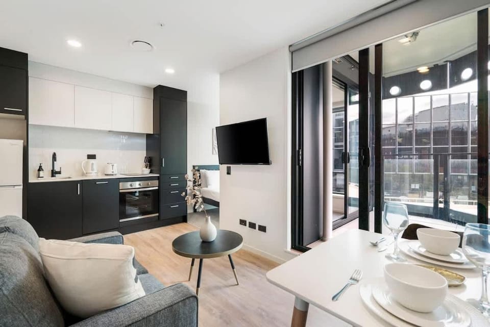 Modern Designed City Aircon 1B - Pool Sauna Gym Apartment in Auckland