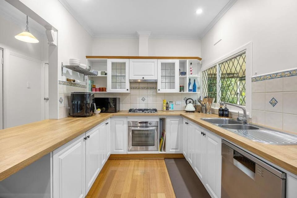 Temple of the Hidden Grove – Tecoma Hills Sanctuary House in Melbourne