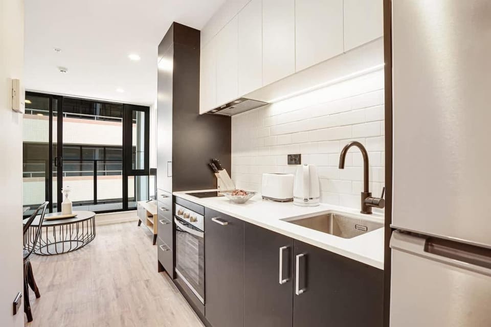 Stunning Architecturally Designed Studio in CBD - Pool Gym Sauna Apartment in Auckland