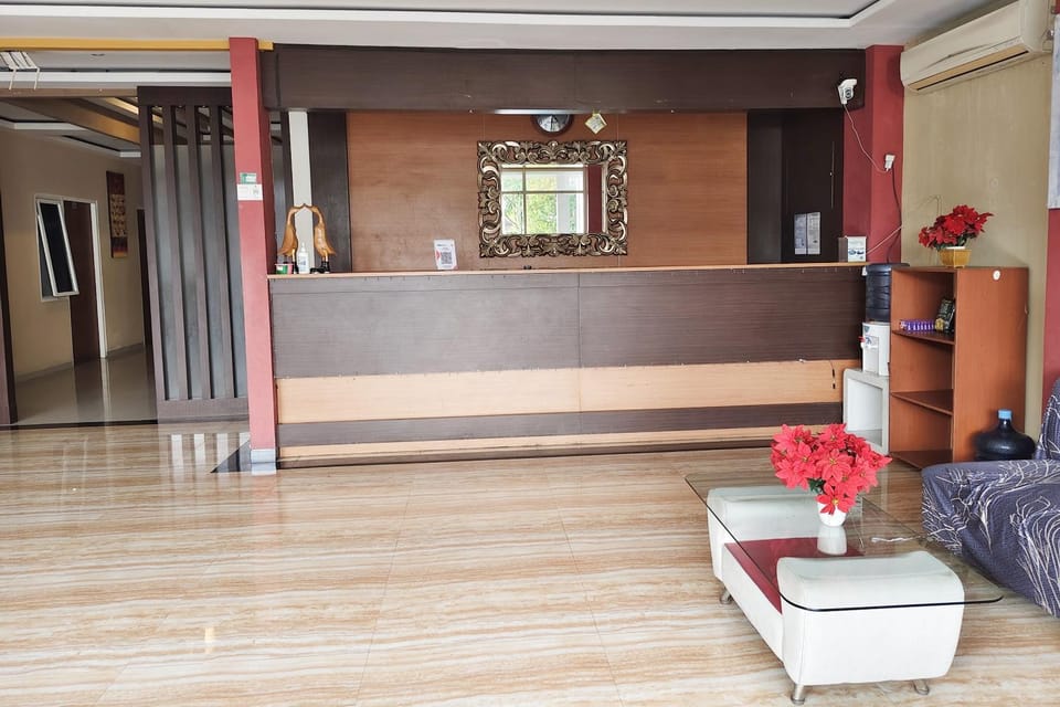 Yutaka Inn 98 Kutisari Hotel in Surabaya