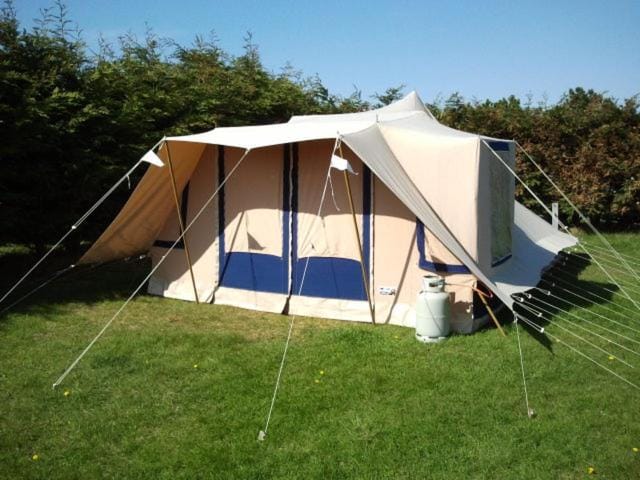 Ameland Tentenverhuur KLVW Luxury tent in Friesland, Netherlands