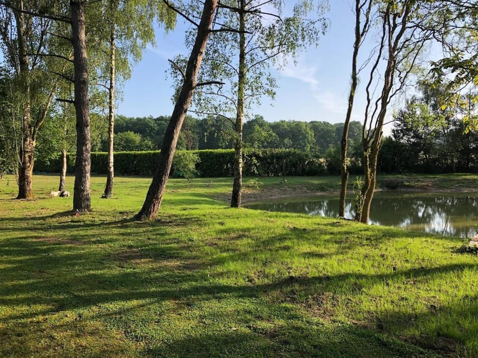 PARENTHESE 30 COUCHAGES SUR 2 GITES PISCINE 1H30 Paris CAMPAGNE CHIC House in Centre-Val de Loire