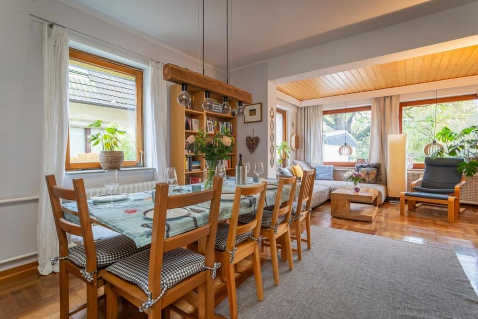 Heimathafen Hannover- Big House with swimmingpool, sauna and garden Apartment in Hanover