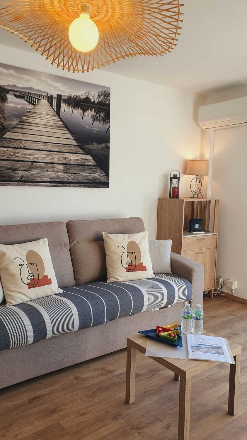 Communal lounge/ TV room, TV and multimedia, Living room