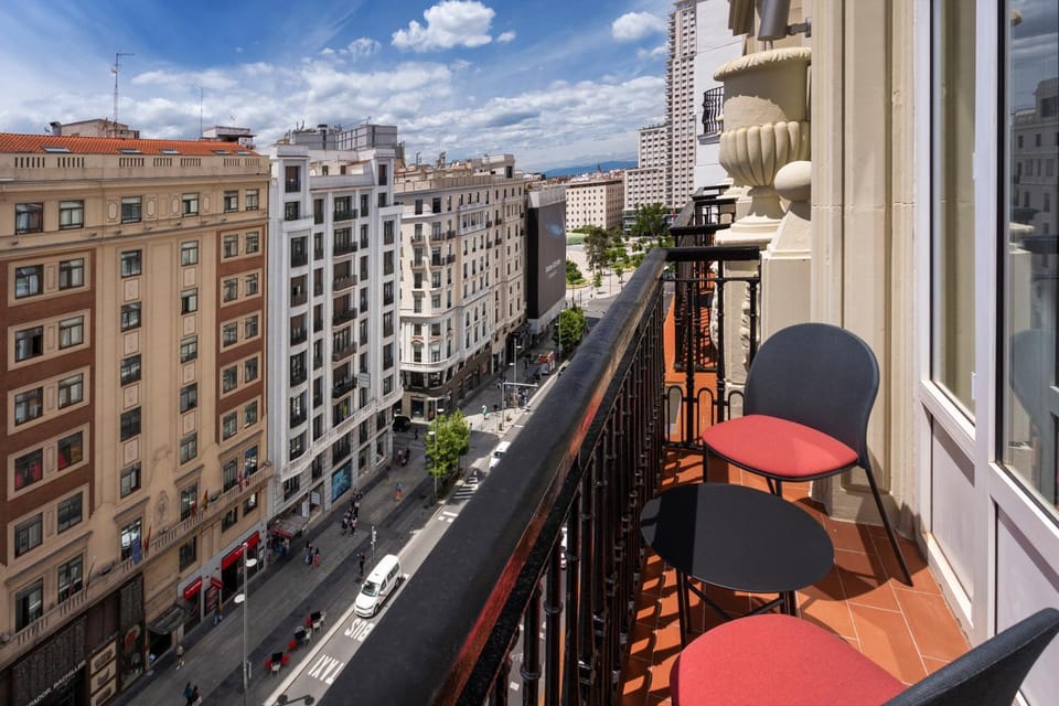 Day, Balcony/Terrace, City view, Street view