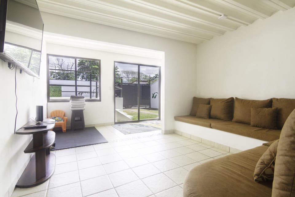 JS -14B House in Jaco