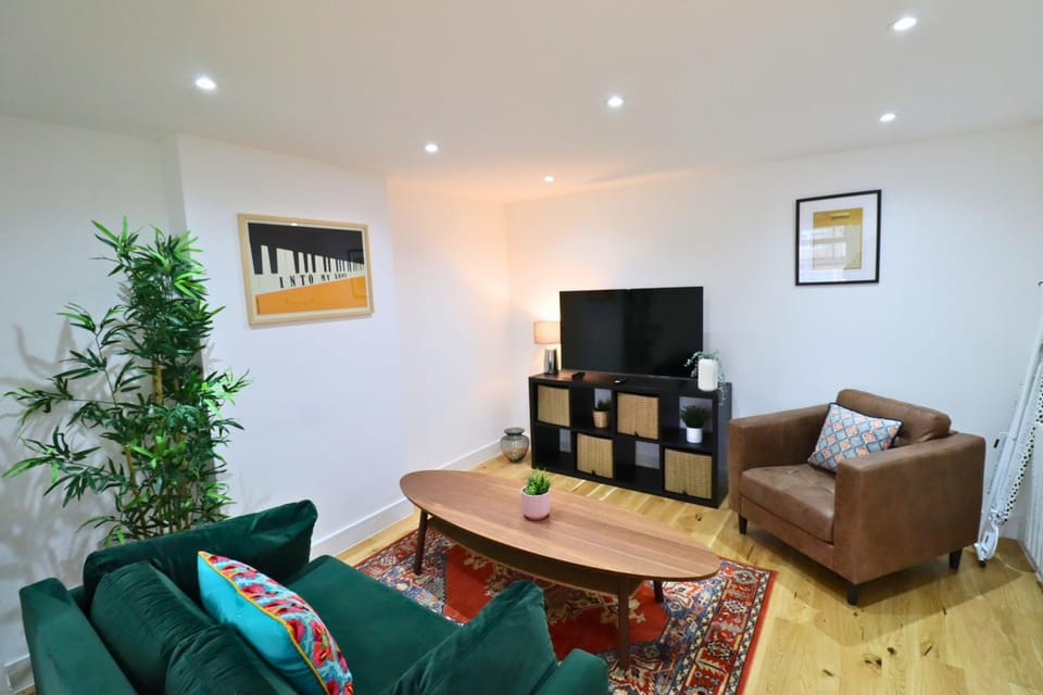 Communal lounge/ TV room, Living room