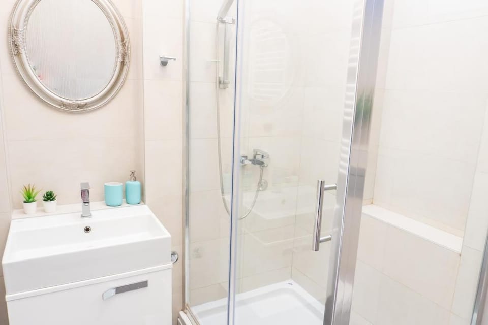 155sqm 4BR Central Belgrade Apartment for 9 Guests Apartment in Belgrade