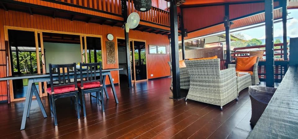 Living room, Dining area