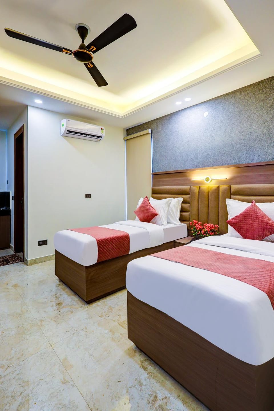 Bed, Photo of the whole room, Bedroom, air conditioner