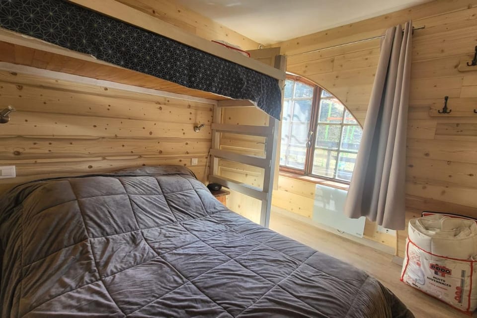 Cozy retreat just steps from the slopes Apartment in Briançon