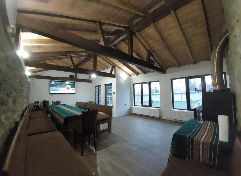 Communal lounge/ TV room, Communal lounge/ TV room, TV and multimedia, Living room, Dining area, Evening entertainment