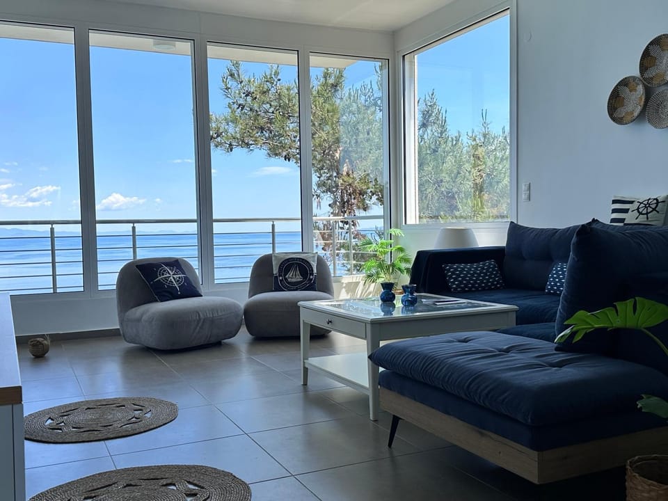 Living room, Sea view