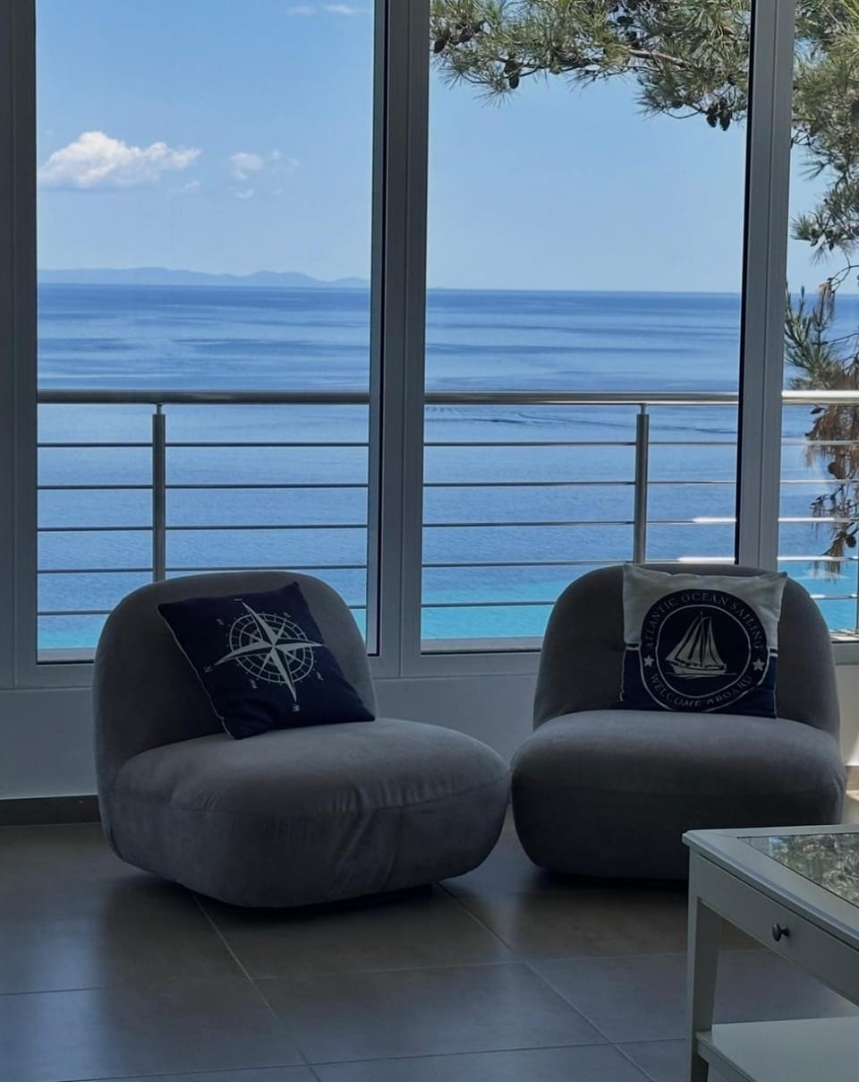 Living room, Sea view