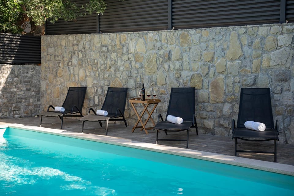 Balcony/Terrace, Pool view, Pool view, Swimming pool