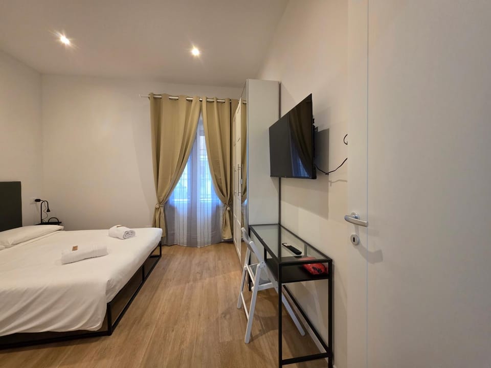 Communal lounge/ TV room, Bed, TV and multimedia, Photo of the whole room, Evening entertainment, Bedroom