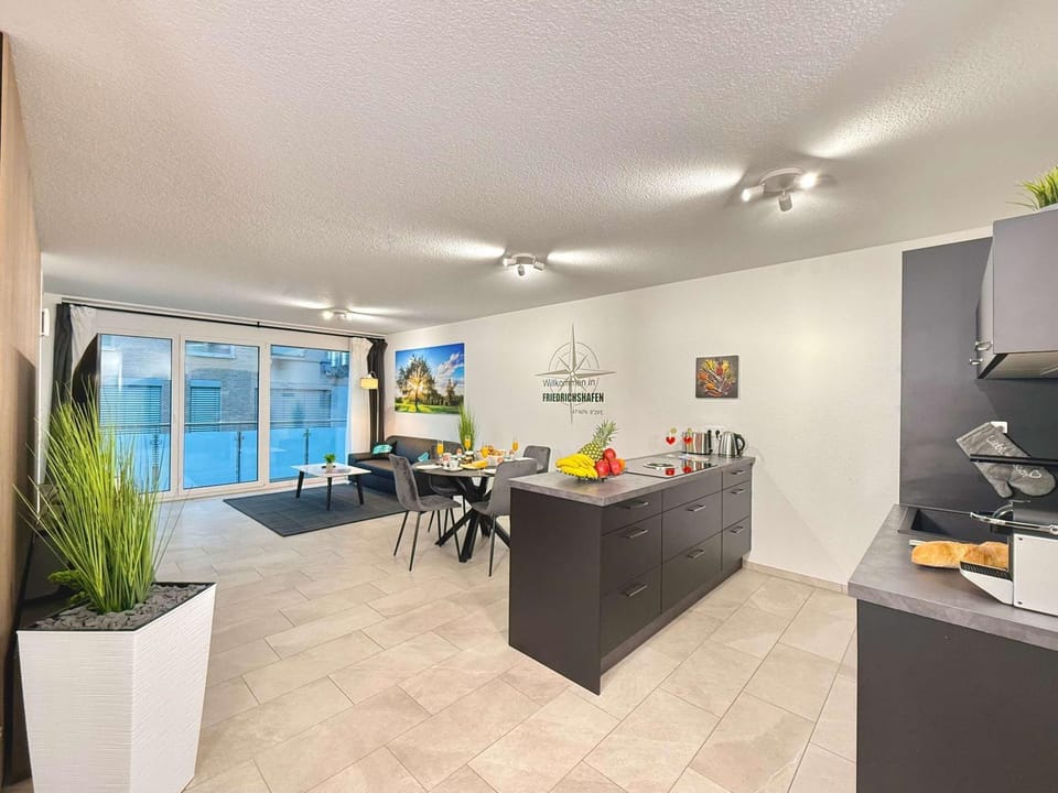 Living room, Seating area, Dining area, kitchen