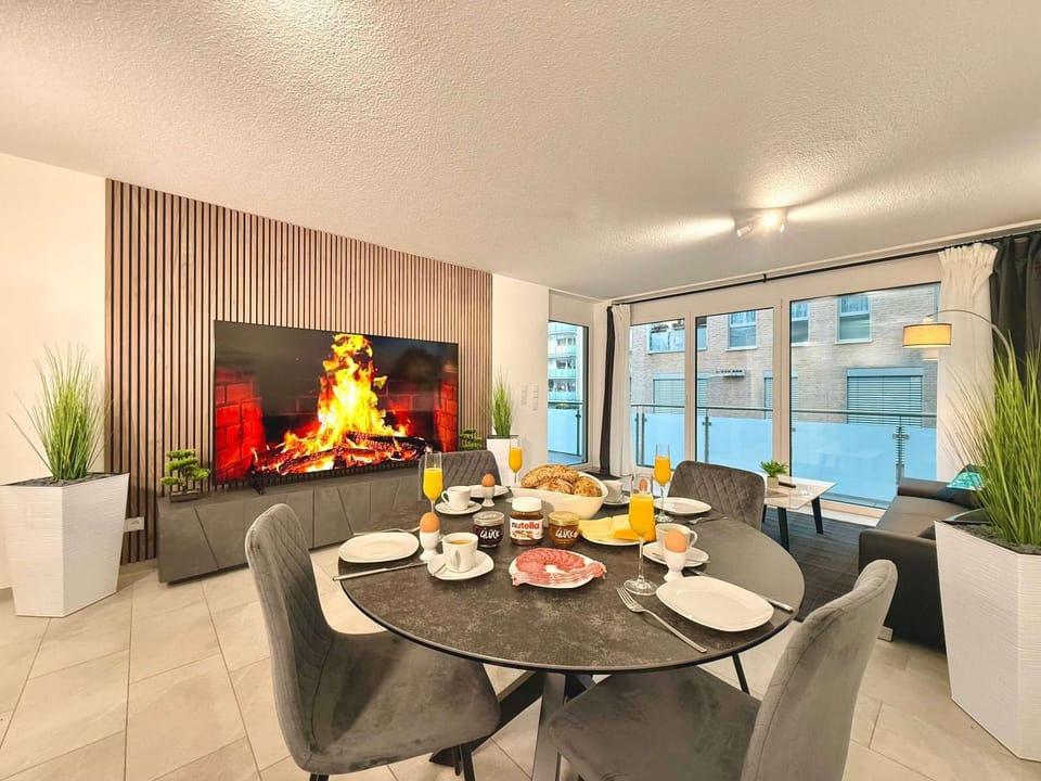TV and multimedia, Living room, Dining area