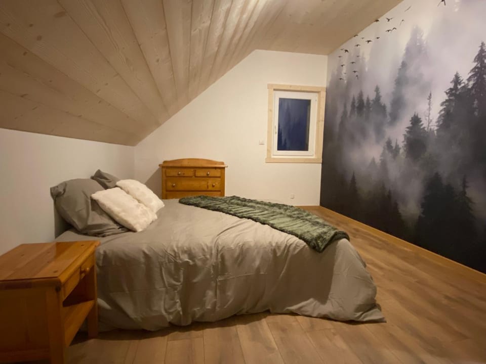 Bed, Bedroom