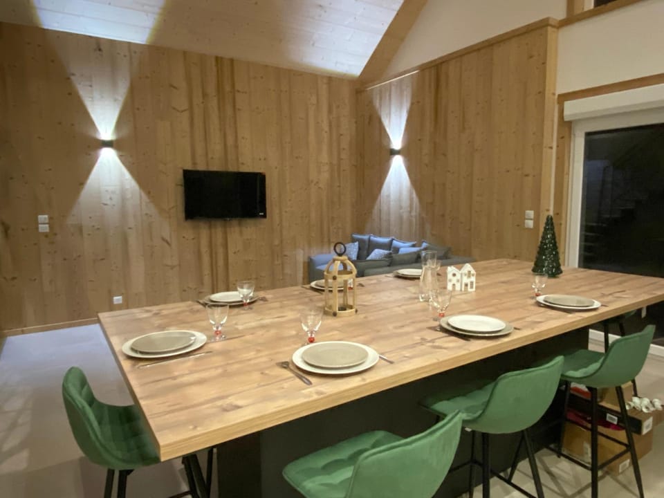 TV and multimedia, Dining area