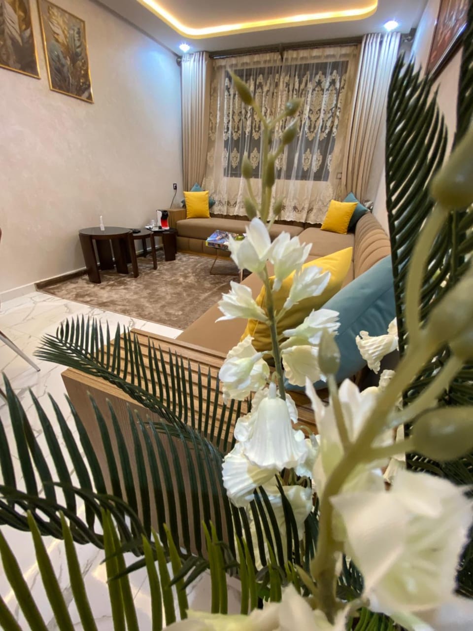 Living room, Decorative detail, Seating area