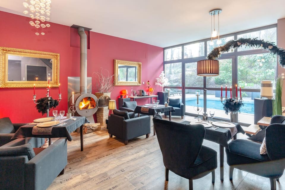 Living room, Seating area, Dining area