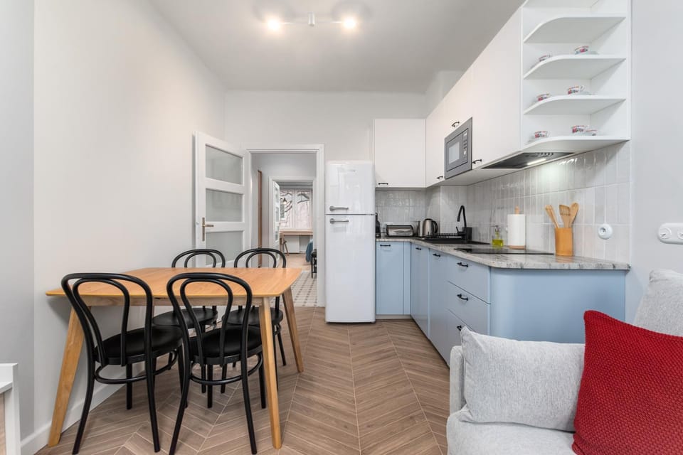 Kitchen or kitchenette, Living room