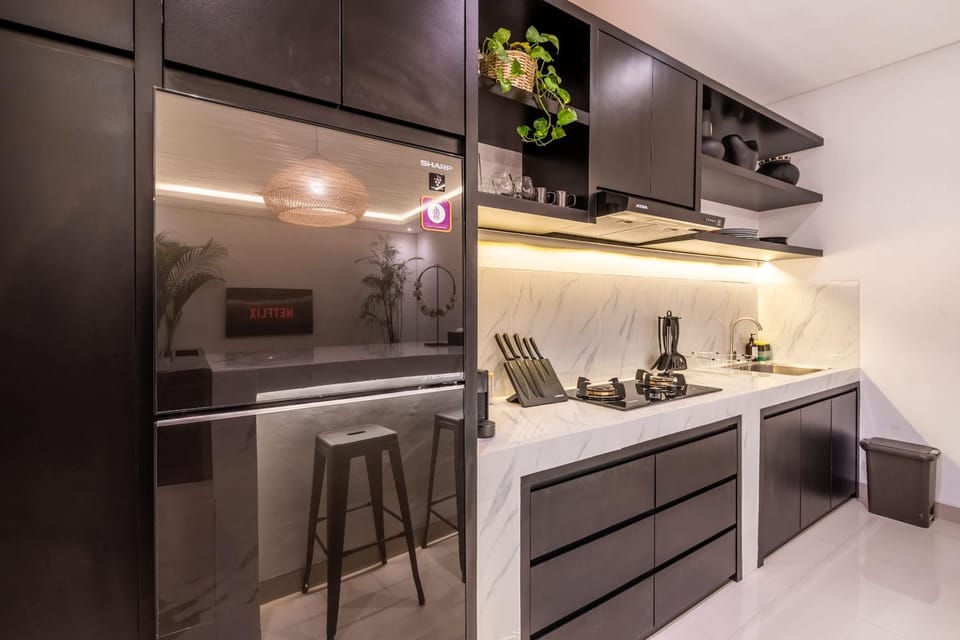 Kitchen or kitchenette, Seating area, Breakfast, furniture, oven, stove