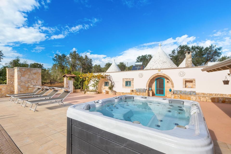 Hot Tub, sunbed
