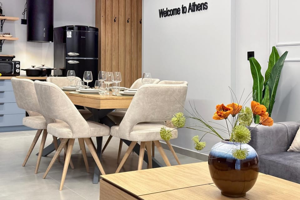 Restaurant/places to eat, Dining area